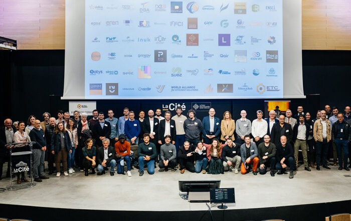 Photo de groupe des participants à l'occasion des 10 ans d'Eco-Tech Ceram